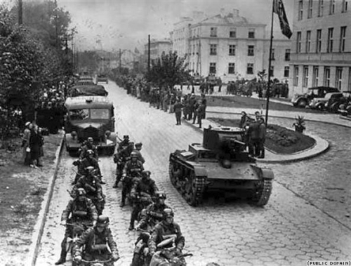 "Парад переможців" у Бресті: Як радянські армійці браталися з фашистам - фото 1