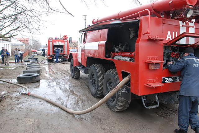 У Миколаєві в результаті пожежі ледь не згоріли заживо двоє маленьких дітей - фото 3