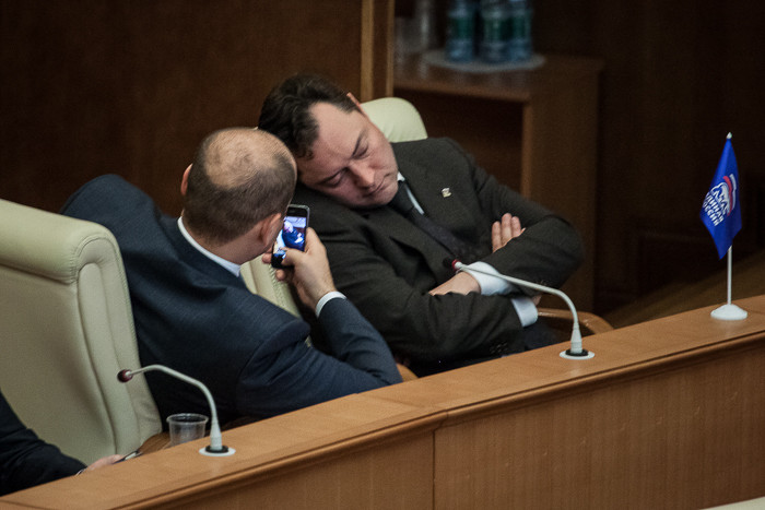 Як російські депутати розважаються у Державній Думі  - фото 29