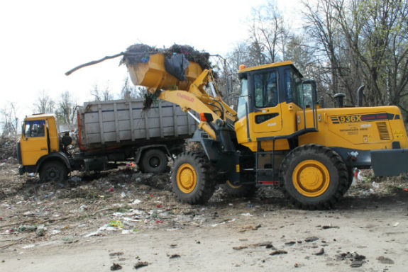 З Берковецького кладовища вивезли тони сміття (ФОТО) - фото 1