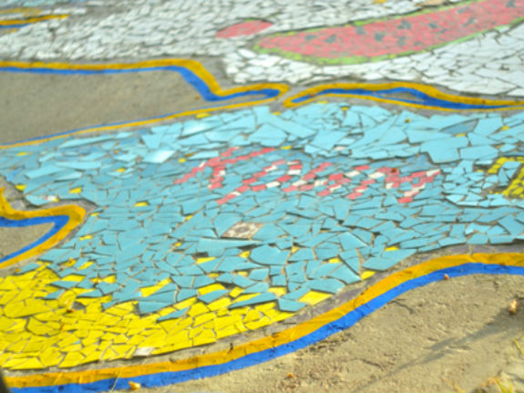 На Оболонській набережній з мозаїки виклали величезну карту України (ФОТОФАКТ) - фото 1