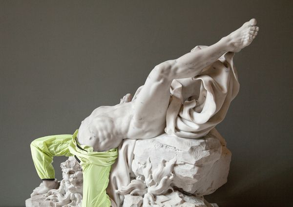 Старовинні скульптури Лувру перетворили на хіпстерів (ФОТО) - фото 4