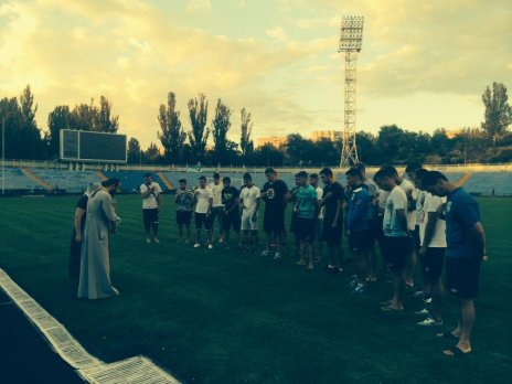 Гравців і стадіон "Миколаєва" освятили перед початком нового сезону - фото 2
