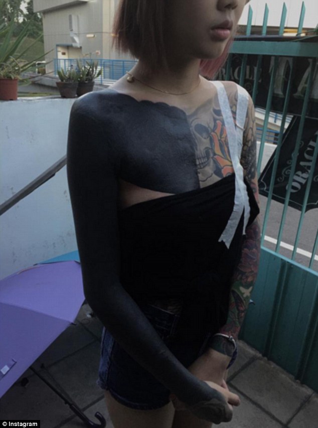 Чорне тіло: жахливий тренд татуювання підкорює соцмережі  - фото 5