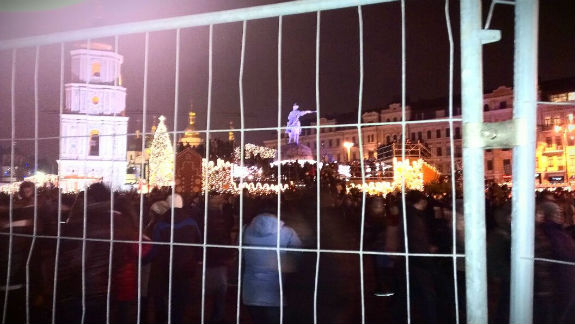 Як у Києві головну ялинку країни відкривали  - фото 2