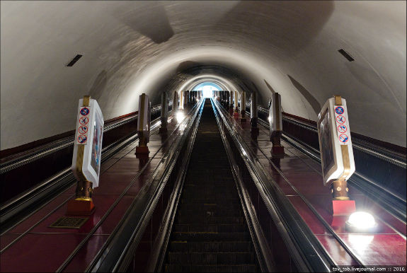 Зачароване метро Києва: як виглядають станції вночі  - фото 9
