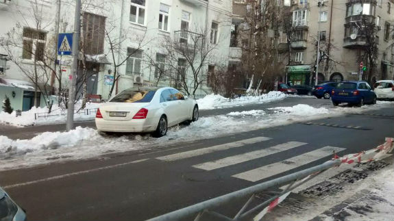 У Києві водій крутої іномарки став лауреатом «Премії Дарвіна»  - фото 1