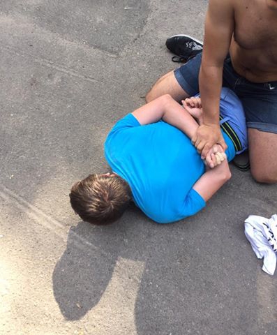 Активісти "Правого сектору" затримали грабіжника в центрі Одеси - фото 1