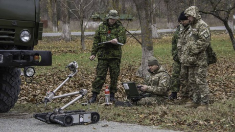 Десант роботів: Як Канада допомагає розміновувати Україну - фото 2
