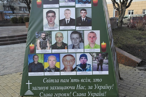У Вінниці відреставрували Майданівську "ялинку" - фото 1