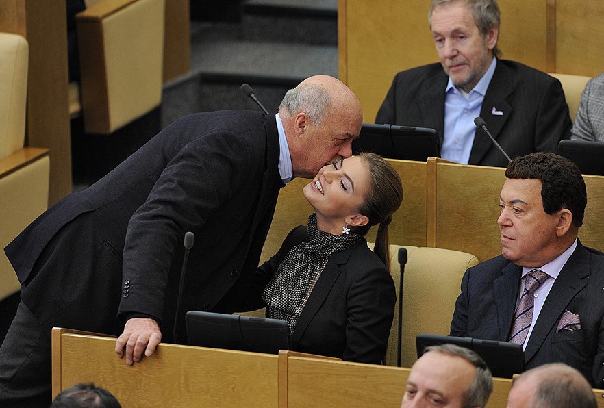 Як російські депутати розважаються у Державній Думі  - фото 3