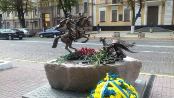 У Києві відкрився ще один пам`ятник - фото 1