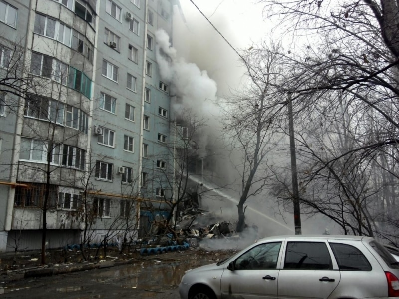У Волгограді після вибуху обвалилися 36 квартир: будинок у вогні (ФОТО) - фото 5