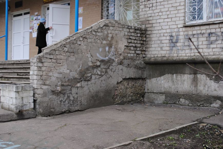 Депутат показала жахіття пологового будинку Краматорська (ФОТО) - фото 3