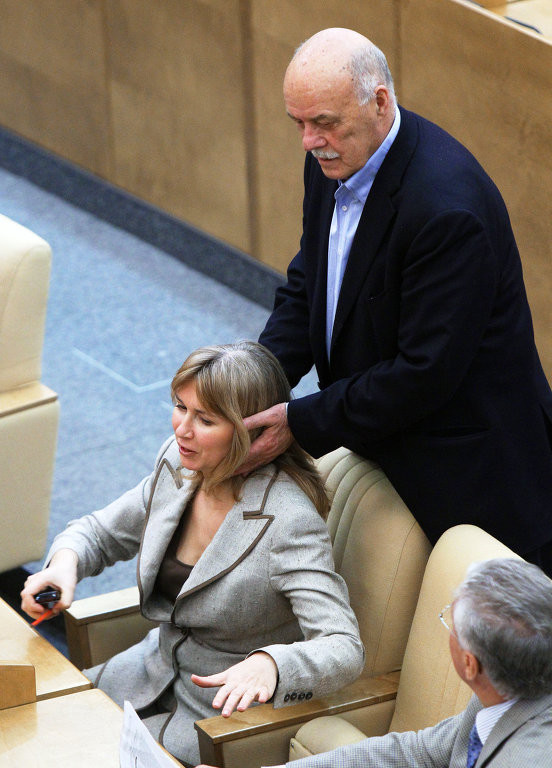 Як російські депутати розважаються у Державній Думі  - фото 38