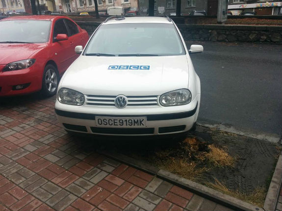 У Києві водій ОБСЕ став героєм рубрики "Паркуюсь, як жлоб" - фото 1