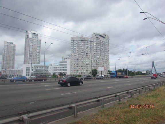 У Києві демонтували два мегабігборди  - фото 4