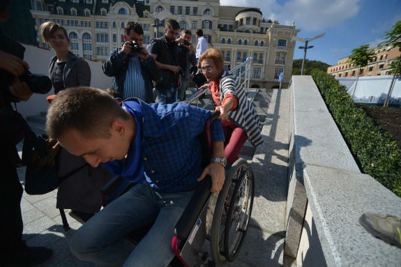 Як насправді Кличко турбується про інвалідів Києва  - фото 6