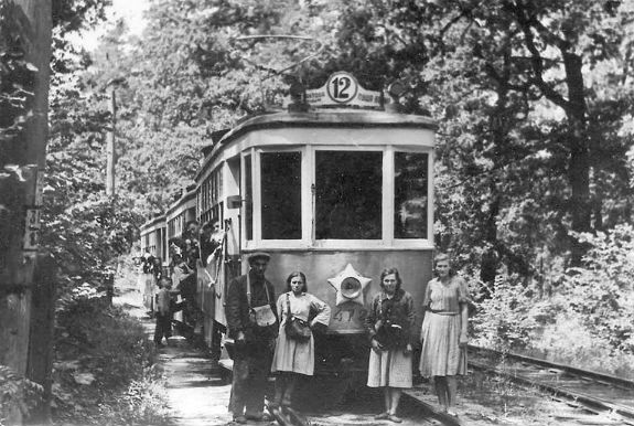 Кияни показали, як виглядав трамвай у Пущі-Водиці після війни  - фото 1