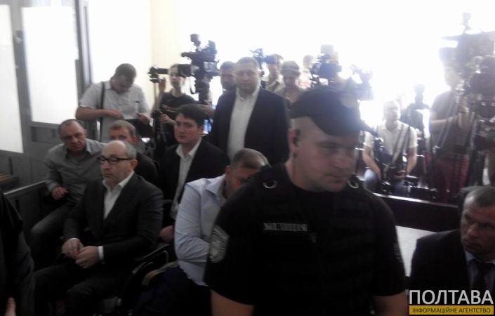 Кернес привіз на суд до Полтави Добкіна - фото 1