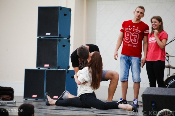 В Ужгороді визначали, хто найпристрасніше і найдовше цілується - фото 3