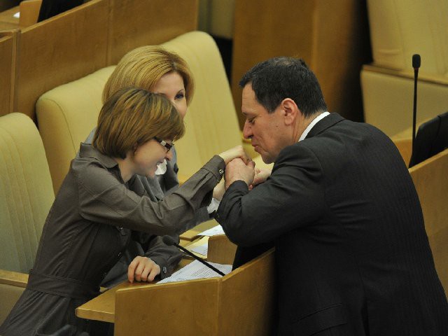 Як російські депутати розважаються у Державній Думі  - фото 4