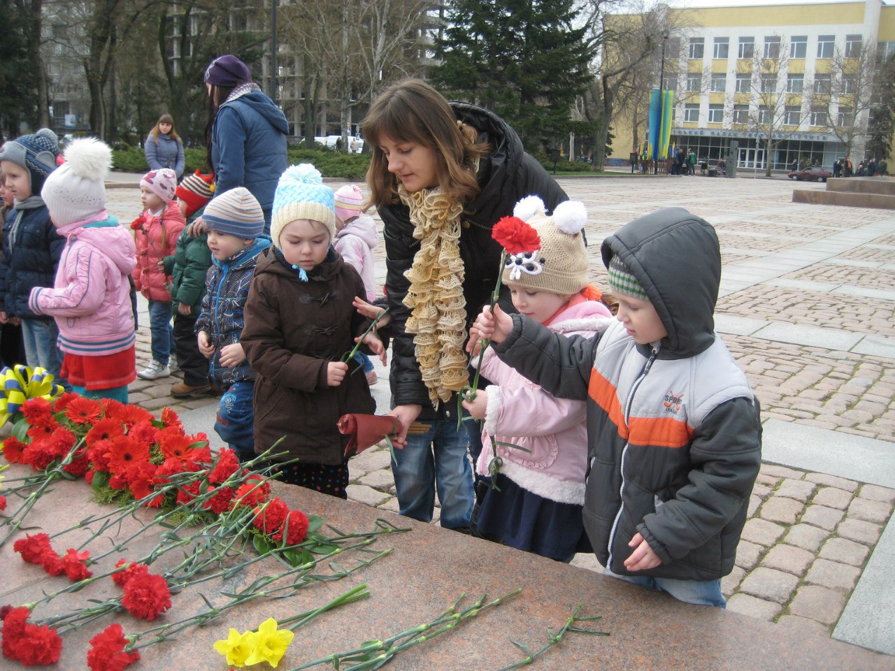 День визволення Миколаєва на головній площі міста обійшовся без провокацій