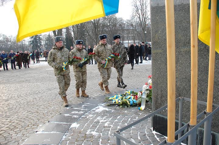 В Ужгороді розгорнули 100-метровий прапор України - фото 2