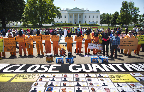 Акція підтримки в'язнів Гуантанамо під стінами Білого дому
