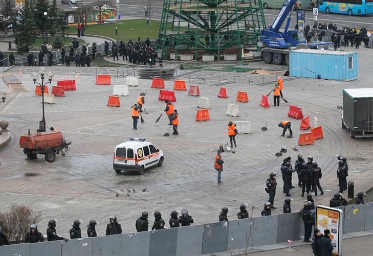 Хроніки Революції гідності: Побиття студентів і великий мітинг на Михайлівській площі - фото 7