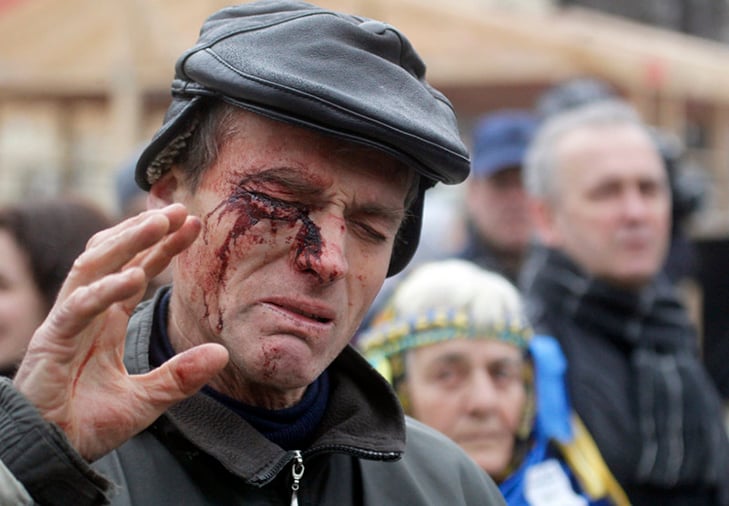 Хроніки Революції гідності: Побиття студентів і великий мітинг на Михайлівській площі - фото 9