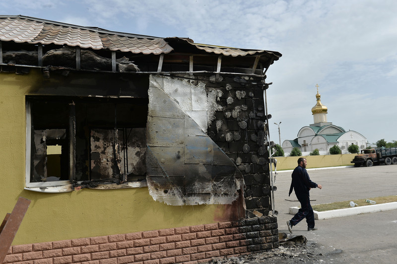 Штурм луганской погранзаставы и взрыв в здании ОГА (ФОТО ВИДЕО) - фото 7