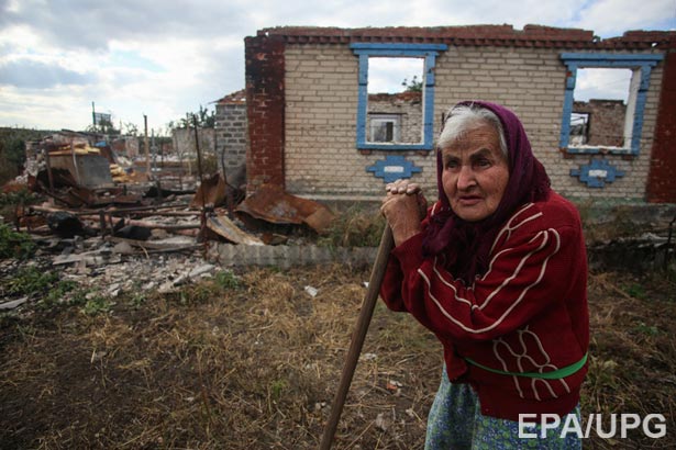 Зворушливі фото. Старі та війна на Донбасі (ФОТО) - фото 22