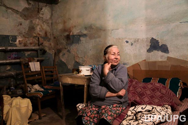 Зворушливі фото. Старі та війна на Донбасі (ФОТО) - фото 20