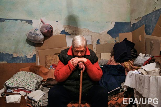 Зворушливі фото. Старі та війна на Донбасі (ФОТО) - фото 19