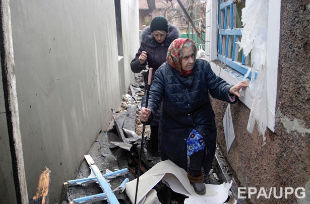 Зворушливі фото. Старі та війна на Донбасі (ФОТО) - фото 17