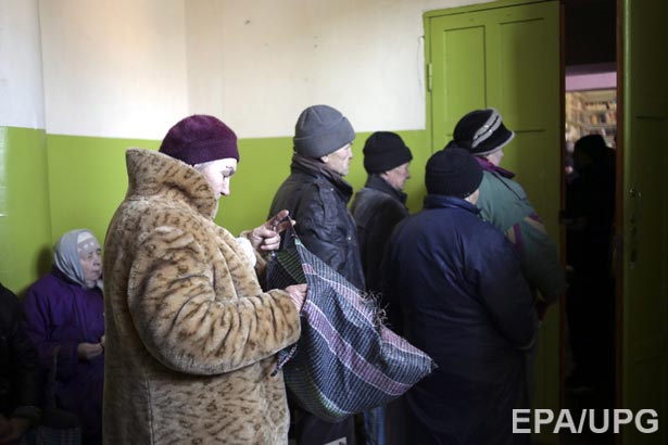 Зворушливі фото. Старі та війна на Донбасі (ФОТО) - фото 12