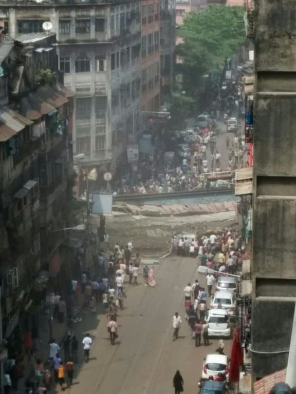 В Індії естакада впала на шосе: 14 загиблих, 150 - під завалами - фото 2