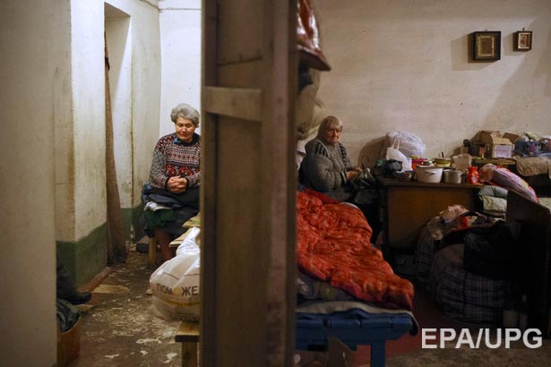 Зворушливі фото. Старі та війна на Донбасі (ФОТО) - фото 7