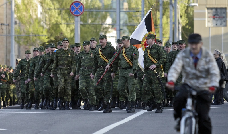 Захарченко виведе на "путінський парад" в Донецьку півтори тисячі бойовиків (ФОТО) - фото 3