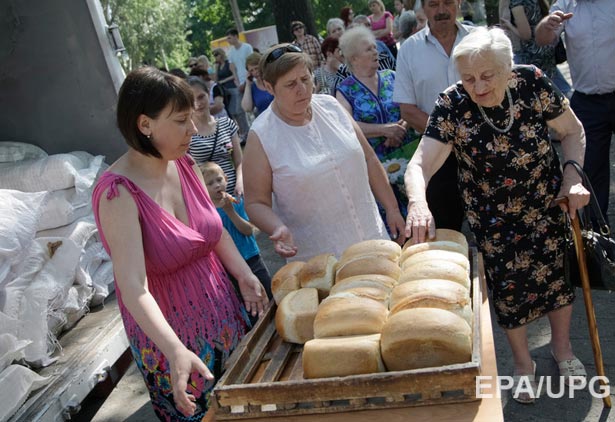 Зворушливі фото. Старі та війна на Донбасі (ФОТО) - фото 6
