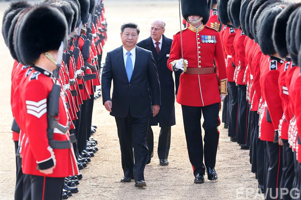 Китайському лідеру влаштували в Лондоні королівський прийом (ФОТОРЕПОРТАЖ) - фото 9