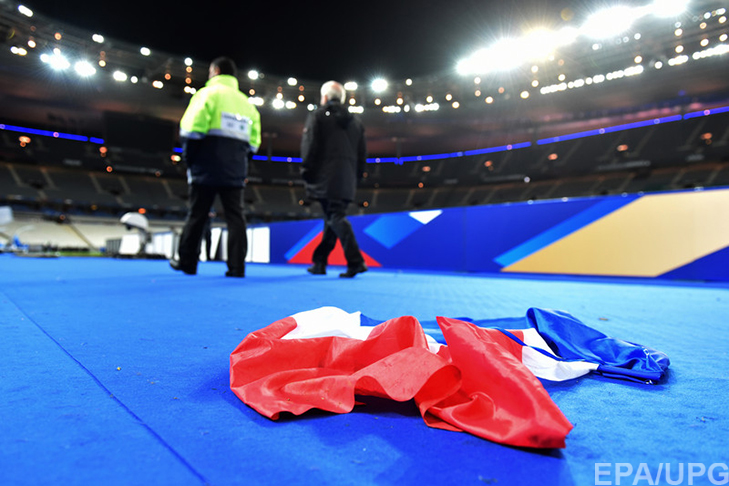 П'ятниця, 13-те у Парижі: Близько 150 загиблих, сотні поранених (ФОТОРЕПОРТАЖ) - фото 3