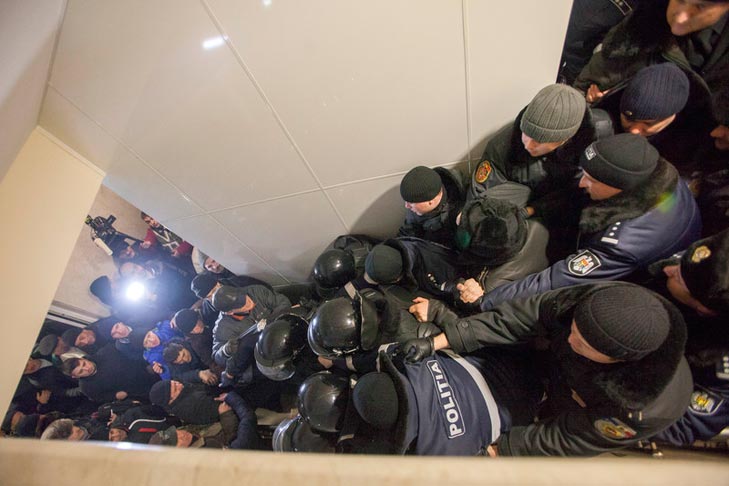 Українським олігархам на замітку: Проти кого майданять молдавани - фото 2