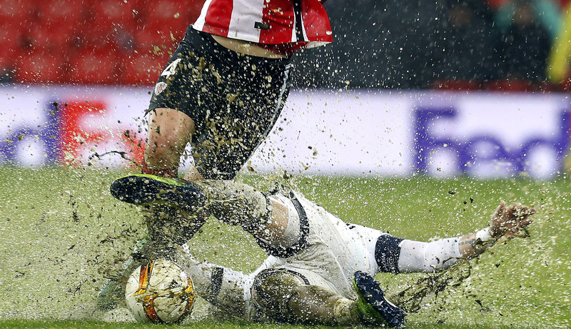 Як виглядав найбільш мокрий матч Ліги Європи зі зливою та калюжами - фото 5