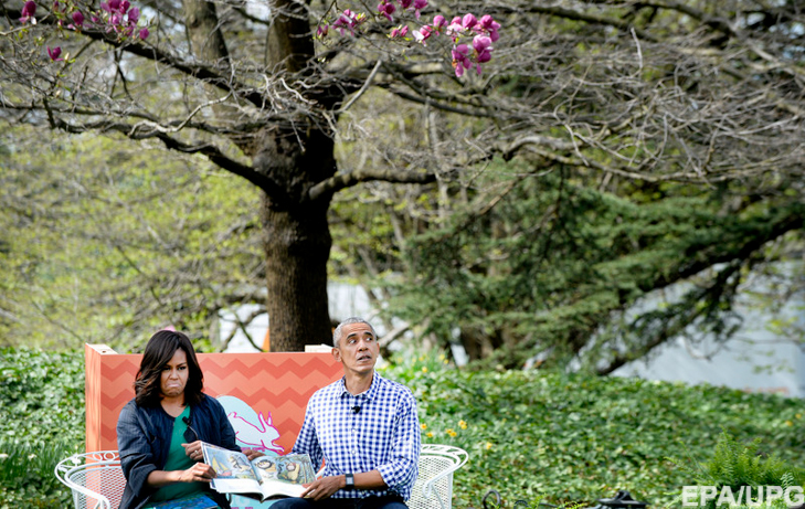 Як подружжя Обама емоційно читало великодню казку дітям - фото 4