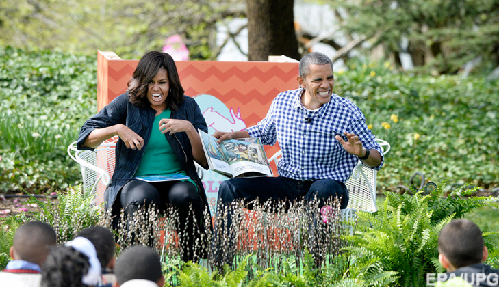 Як подружжя Обама емоційно читало великодню казку дітям - фото 3