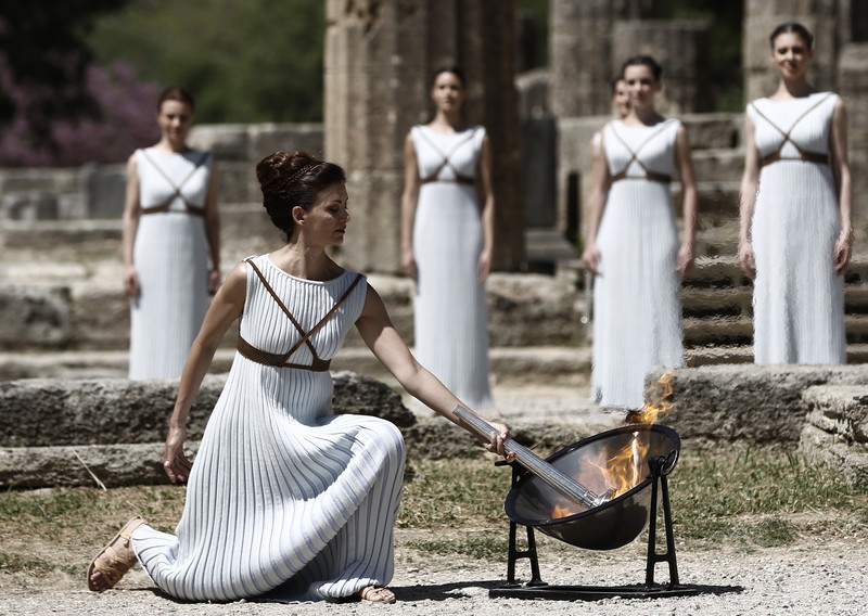 Як у Греції запалили вогонь Олімпіади-2016 - фото 1