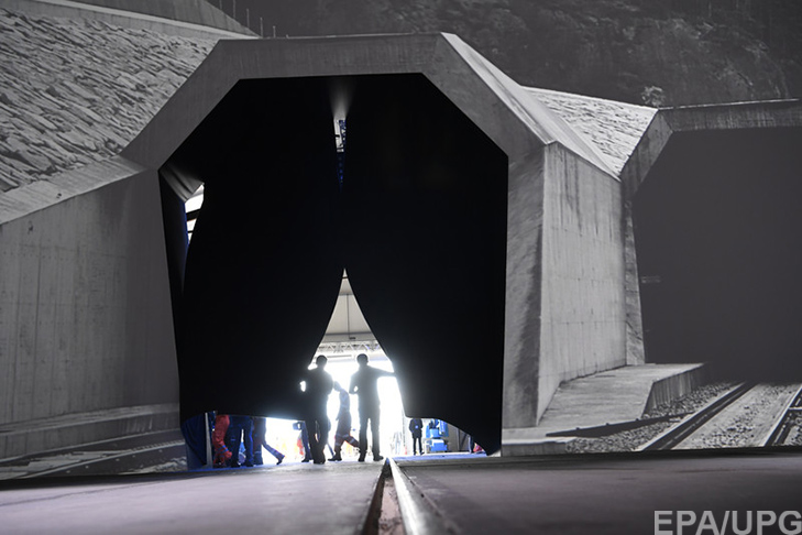 Як у Швейцарії відкривався найдовший у світі залізничний тунель (ФОТОРЕПОРТАЖ) - фото 2