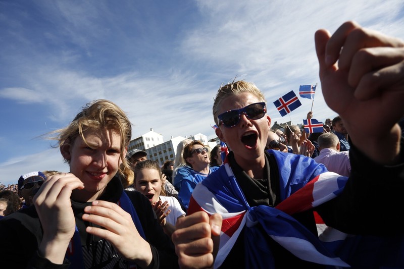 Як ісландці яскраво прощалися з Євро-2016 у Рейк'явіку - фото 2